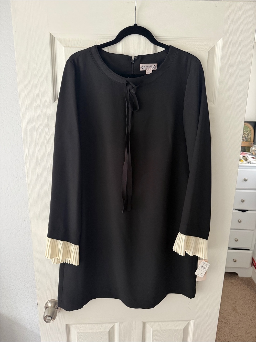 [NWT] Nanette Lepore Black Long-Sleeve Shift Dress with Cream Pleated Cuffs
